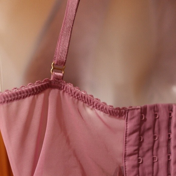 Victoria’s Secret Very Sexy Unlined Plunge Purple Strappy Bralette Medium - Picture 11 of 16